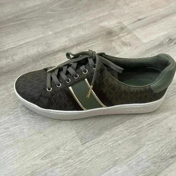 MICHAEL KORS - Poppy Stripe Lace
Up Sneaker 9 - Picture 6 of 11